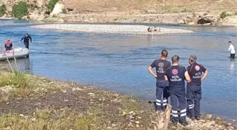 Gittikleri piknik sonları oluyordu! Baraj kapakları açılınca nehir ortasında mahsur kaldılar