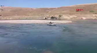 Dicle Nehri'nde mahsur kalan 4 kişi AFAD tarafından kurtarıldı