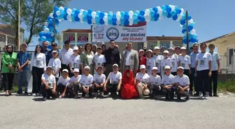 Samsun'da Yatılı Bölge Ortaokulu'nda TÜBİTAK 4006 Bilim Fuarı Açıldı