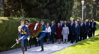 TBMM Başkanı Numan Kurtulmuş, TÜRKPA Genel Kurulu dolayısıyla Azerbaycan'da şehitlikleri ziyaret etti