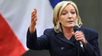 Avrupa Parlamentosu seçiminden lider çıkan Le Pen: Mültecilerin tamamını evlerine göndereceğiz