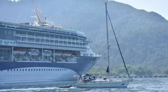 Malta bayraklı kruvaziyer Marmaris'e geldi