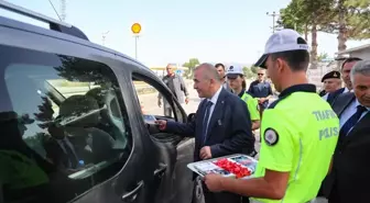 Tokat Valisi Turhal'da trafik uygulamasına katıldı