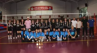 Akçaabat'ta Geleneksel Voleybol Turnuvası Tamamlandı