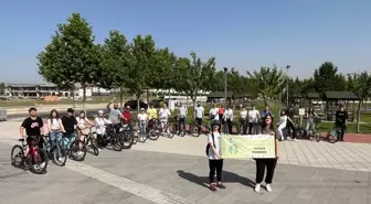 Çorum'da lise öğrencileri iklim sorunlarına dikkat çekmek için bisiklet sürdü