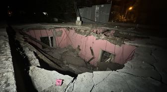 Endonezya'daki Deprem Mercan Kayalıklarını Yok Etti