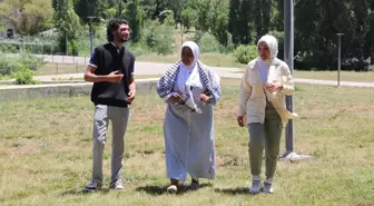 Dicle Üniversitesi'nde okuyan Filistinli öğrenciler, İsrail saldırıları nedeniyle ailelerinden uzakta Babalar Günü'nü geçiriyor