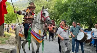 Isparta'da 400 yıllık kurban indirme geleneği yaşatılıyor