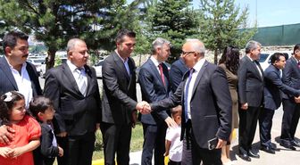 Arınç'ın Sezer'e Yanıtı Sert Oldu: 'Tehlikede Olan Rejim Değil Statükocuların Gücü'