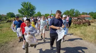 Edirne'nin Süloğlu ilçesinde çocuklar bayram öncesi şeker toplama geleneğini sürdürüyor