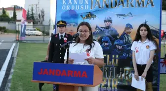 Edirneli ortaokul öğrencisi Zeynep Özen, Jandarma Genel Komutanlığı şiir yarışmasında Türkiye birincisi oldu