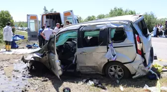 Kastamonu'da Hafif Ticari Araç Devrildi: 1 Ölü, 4 Yaralı