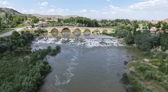 Kayseri'deki Tarihi Şahruh Köprüsü Yıllara Meydan Okuyor