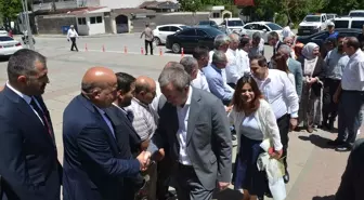 DEM Parti Eş Genel Başkanı Tuncer Bakırhan Muş Belediyesinde Bayramlaştı