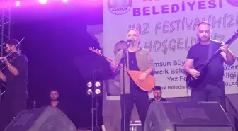 Samsun'da düzenlenen Yaz Festivali'nde Ali Kınık ve yöresel sanatçılar sahne aldı