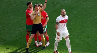 Milli futbolcu Abdülkerim Bardakcı, Portekiz maçında sarı kart gördü