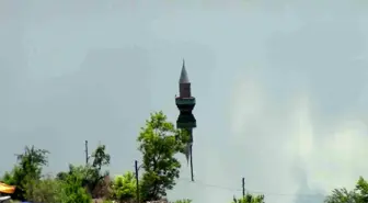 Kars'ta eski köy sular altında kalırken, köyden sadece geriye caminin minaresi kaldı