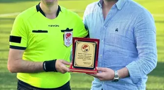 Elazığ futboluna uzun yıllar hizmet veren iki hakem jübile maçlarıyla düdüklerini astı