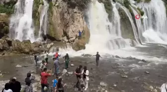 Van'ın göz kamaştıran şelalesine yoğun ilgi