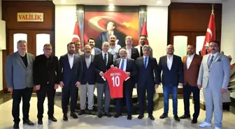 Balıkesirspor Yönetimi Vali Ustaoğlu'nu Ziyaret Etti