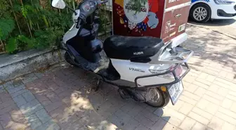 Manavgat'ta motosikletin otomobile çarpması sonucu yaralanan sürücü hastaneye kaldırıldı