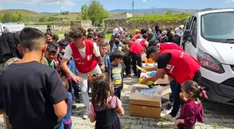 Kızılay Ağrı Şubesi, Kurban Bayramı'nda İhtiyaç Sahibi Ailelere Yardım Etti