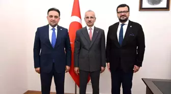 AK Parti Manisa Milletvekilleri Ulaştırma ve Altyapı Bakanı Abdulkadir Uraloğlu'nu ziyaret etti