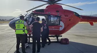 Bingöl'de bağırsak enfeksiyonu tanısı konulan hasta Elazığ'a ambulans helikopterle sevk edildi