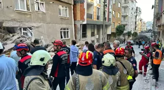 İstanbul Bahçelievler'de 4 katlı bina kısmen çöktü