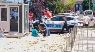 Avcılar'da Otomobil Yayaların Üzerine Daldı: Yaralılar Var