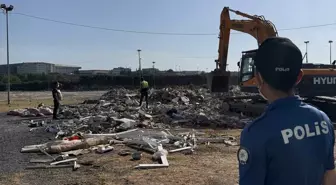 Bahçelievler'de çöken binanın enkazında kıymetli eşya arama çalışmaları devam ediyor