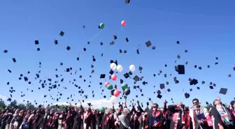 Erzurum Atatürk Üniversitesi Tıp Fakültesi Mezunları Filistin'e Destek İçin Balon Uçurdu