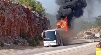 Mersin'de yolcu otobüsü alev aldı