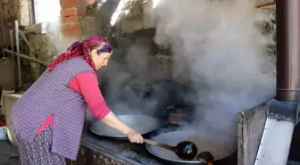 Erzurum'un Olur ilçesinde dut pekmezi üretimi yoğunlaşıyor