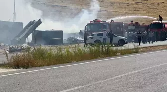 Şanlıurfa'da Geri Dönüşüm Fabrikasında Yangın Çıktı