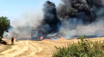 Kırklareli Pınarhisar'da Buğday Tarlasında Kamyon Yangını