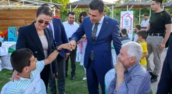 Bilecik Valisi Şefik Aygöl ve eşi Nazlı Aygöl, '30 Haziran Koruyucu Aile Günü' programına katıldı