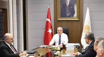 Milli Savunma Bakanı Yaşar Güler, birlik komutanlarıyla video konferans toplantısı gerçekleştirdi