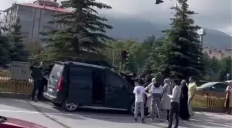 Erzurum'da trafikte yol verme tartışması kavgaya dönüştü