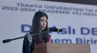 Trakya Üniversitesi Tıp Fakültesi mezuniyet töreninde fakülte birincisi sağlıkta şiddetin son bulmasını talep etti