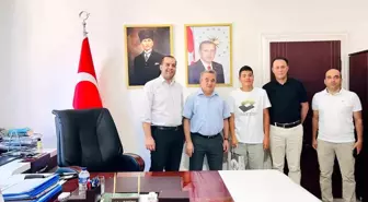 Bozüyük Mehmet Akif Ersoy Ortaokulu öğrencisi Ahmet Eymen Koç, LGS'de il ve ilçe birincisi oldu