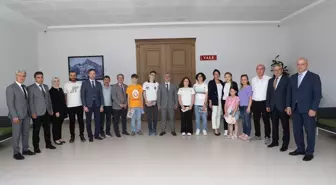 Niğde Valisi, LGS'de 500 tam puan alan öğrencileri kabul etti