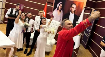 Arkadaşlar Aynı Günde Evlendi ve Birbirlerinin Nikah Şahidi Oldu