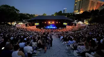 Loreena McKennitt, Harbiye'de müzikseverlerle buluştu