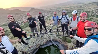 Kırşehirli Dağcılar Gönül Dağı'na Türk Bayrağı Dikti