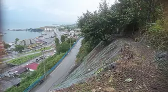 Trabzon'da tehlikeli yamaca çelik ağ kaplaması yapıldı