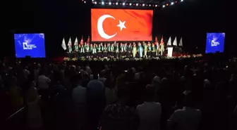 Arnavutluk'ta Türkiye Maarif Vakfı'na bağlı üniversitede mezuniyet töreni düzenlendi