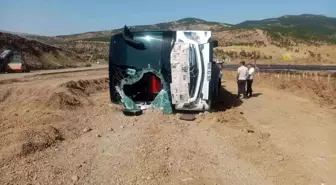 Bingöl'de yolcu otobüsü devrildi, 14 kişi yaralandı