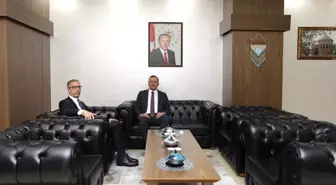 Bitlis İl Genel Meclis Başkanı Ali Akın, Bitlis Eren Üniversitesi Rektörü Prof. Dr. Necmettin Elmastaş'ı ziyaret etti