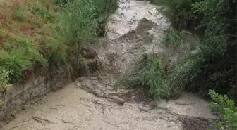 Bolu'nun Seben ilçesinde sağanak nedeniyle yollar su altında kaldı